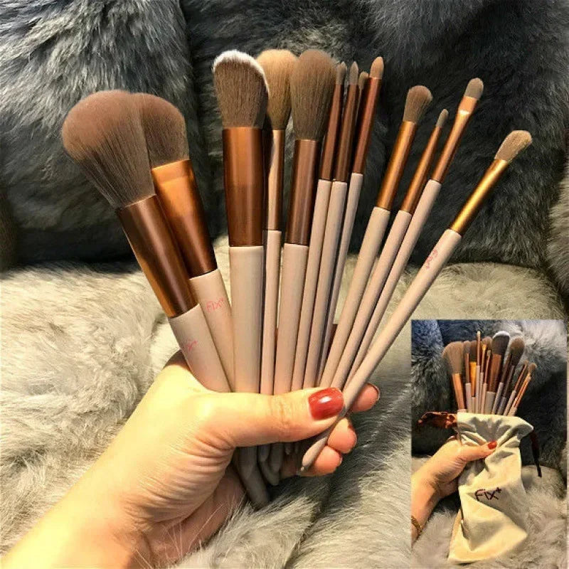 [INDUSTRY] Makeup Brushes Set